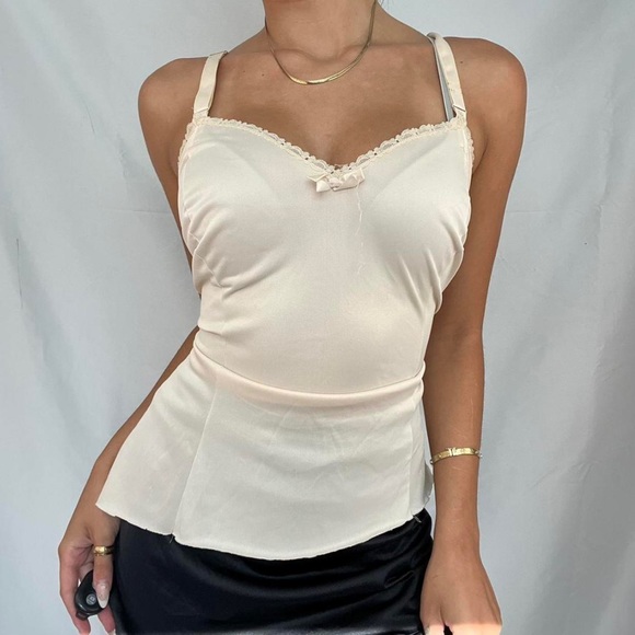 y2k cream lace cami tank - Picture 2 of 4